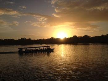 Miss Junies Lodge Tortuguero Exterior photo